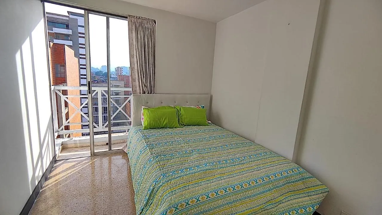 Habitacion En Laureles Medellin Colombia