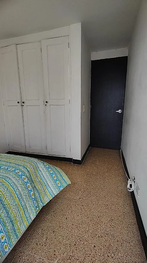 Homestay Habitacion En Laureles Medellin