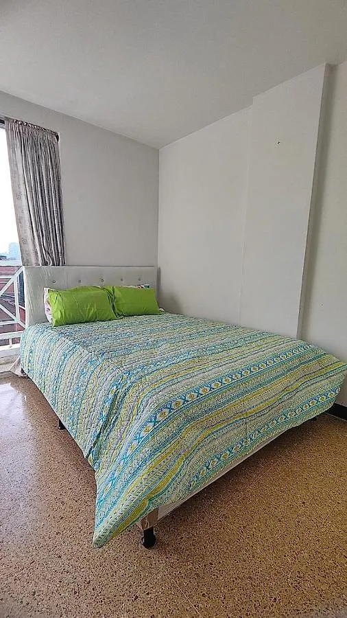 Habitacion En Laureles Medellin 0*,